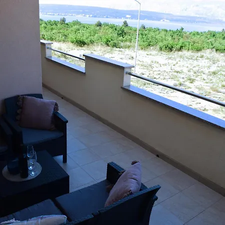 Sun With Pool Paljuv