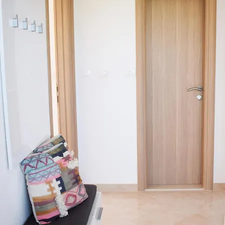 Sun With Pool شقة *