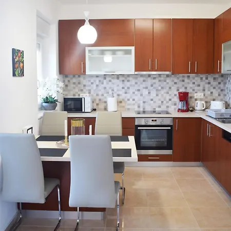 Sun With Pool شقة *