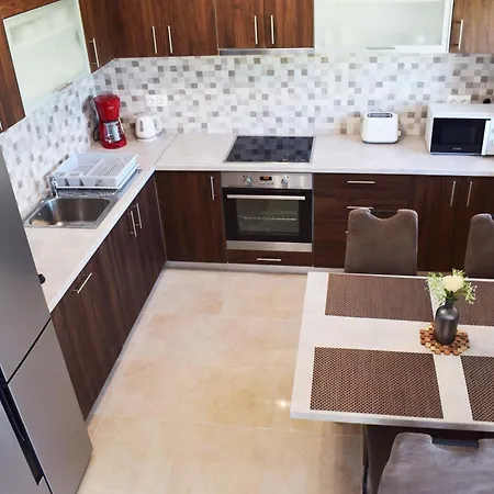 Sun With Pool * Paljuv