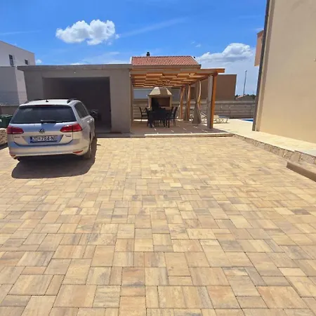 Sun With Pool شقة *