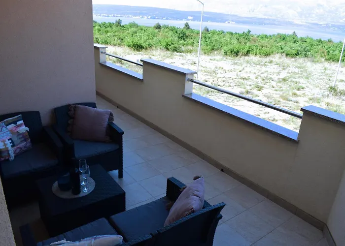 Sun With Pool Paljuv