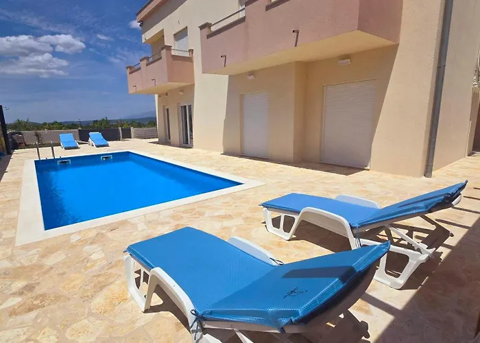 Sun With Pool * Paljuv