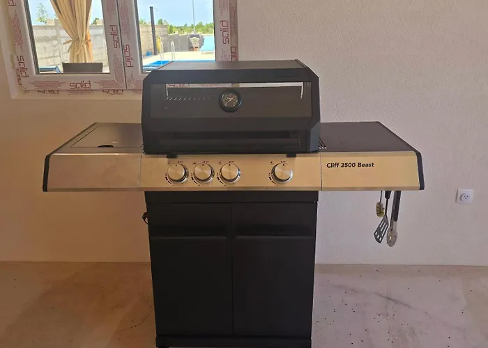 Sun With Pool Apartman