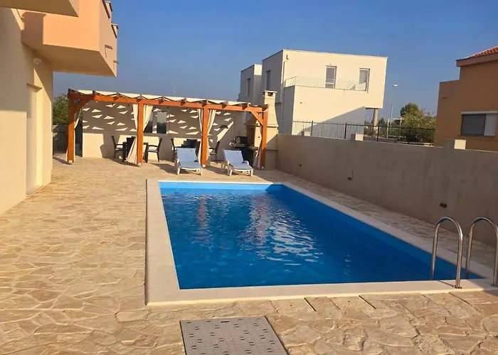 Apartman Sun With Pool Paljuv