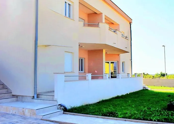 Sun With Pool Apartment