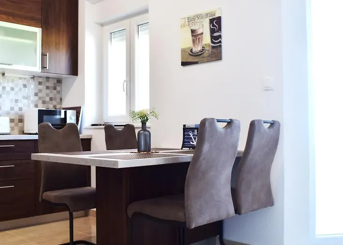 Sun With Pool Apartment