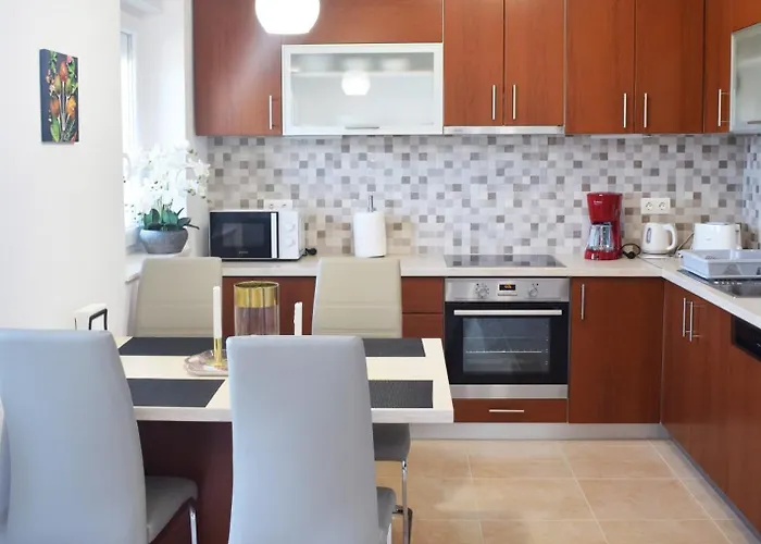 Sun With Pool Apartment *