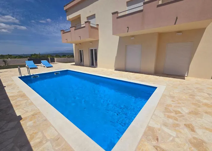 Sun With Pool * Paljuv