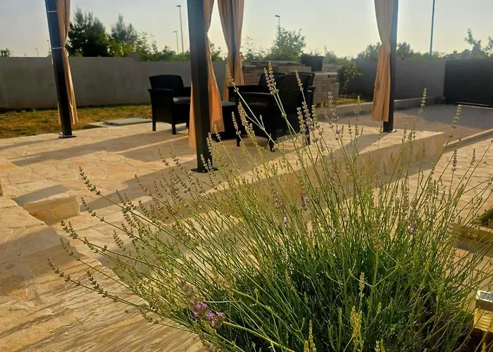 Sun With Pool Apartment