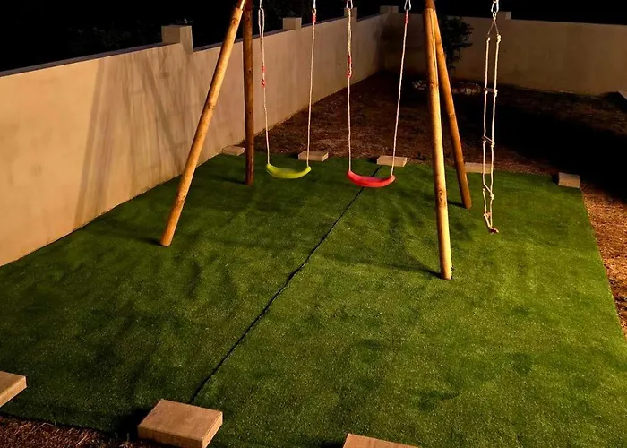 Sun With Pool Paljuv